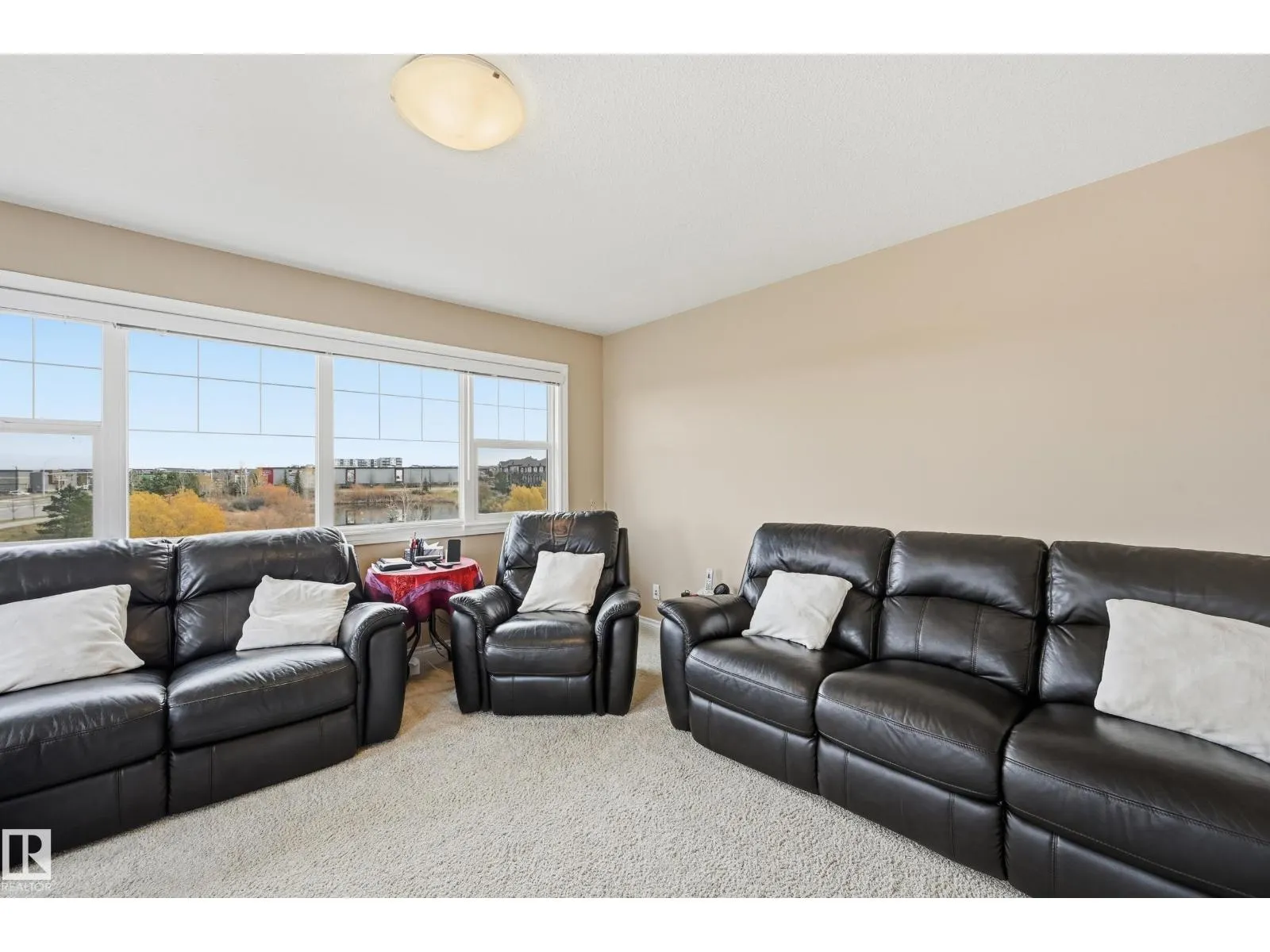 1590 Chapman WY SW SW