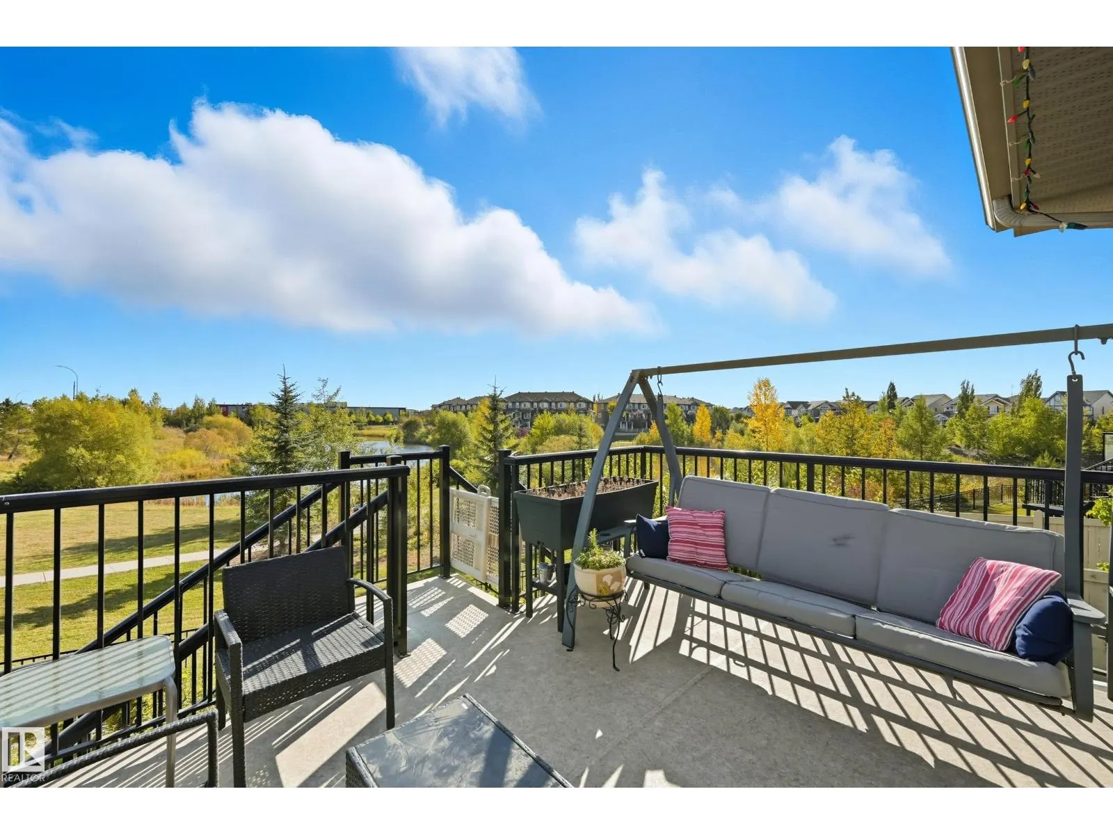 1590 Chapman WY SW SW