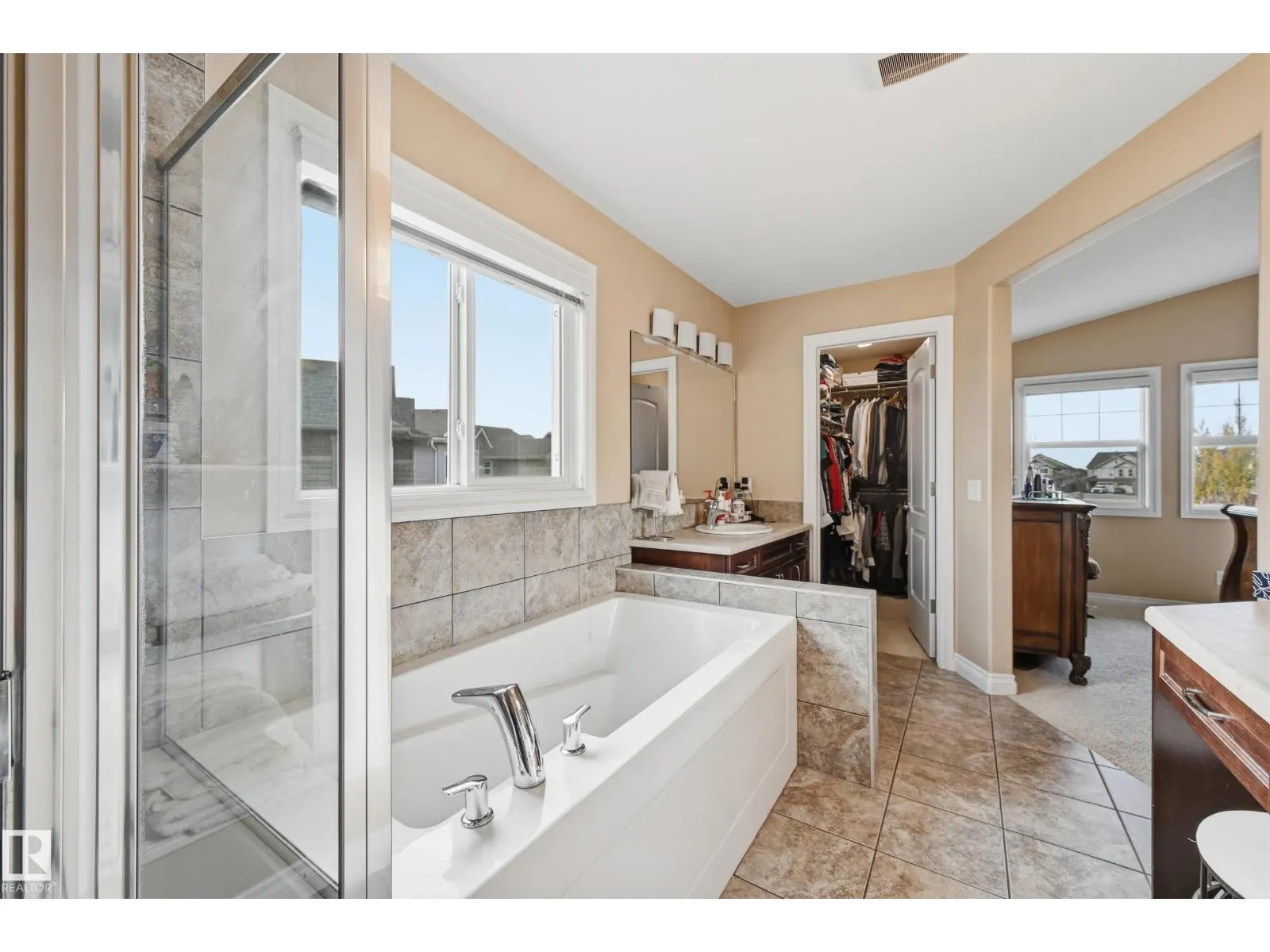 1590 Chapman WY SW SW