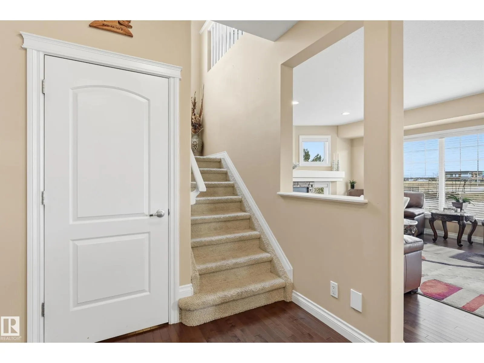 1590 Chapman WY SW SW