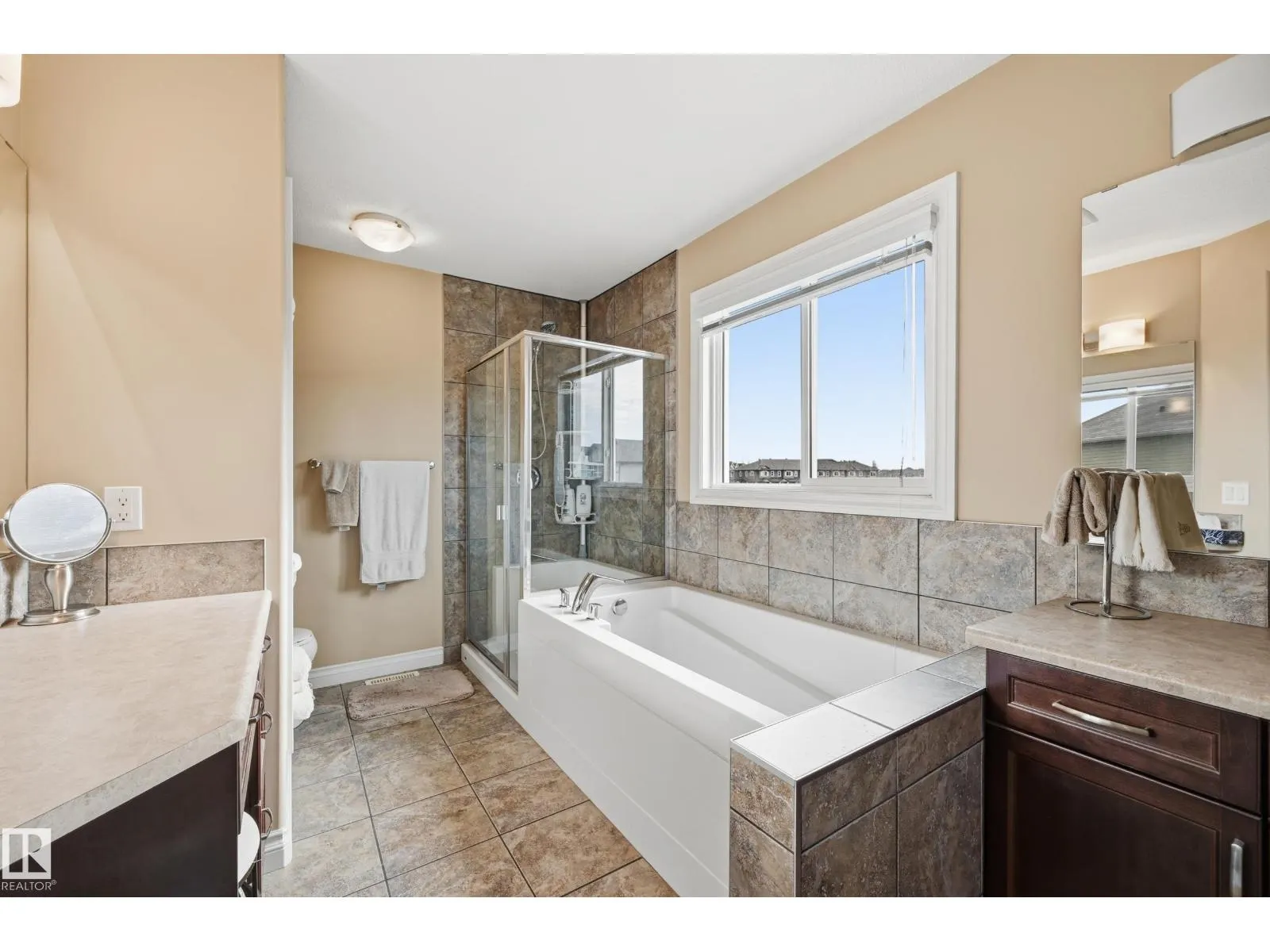 1590 Chapman WY SW SW