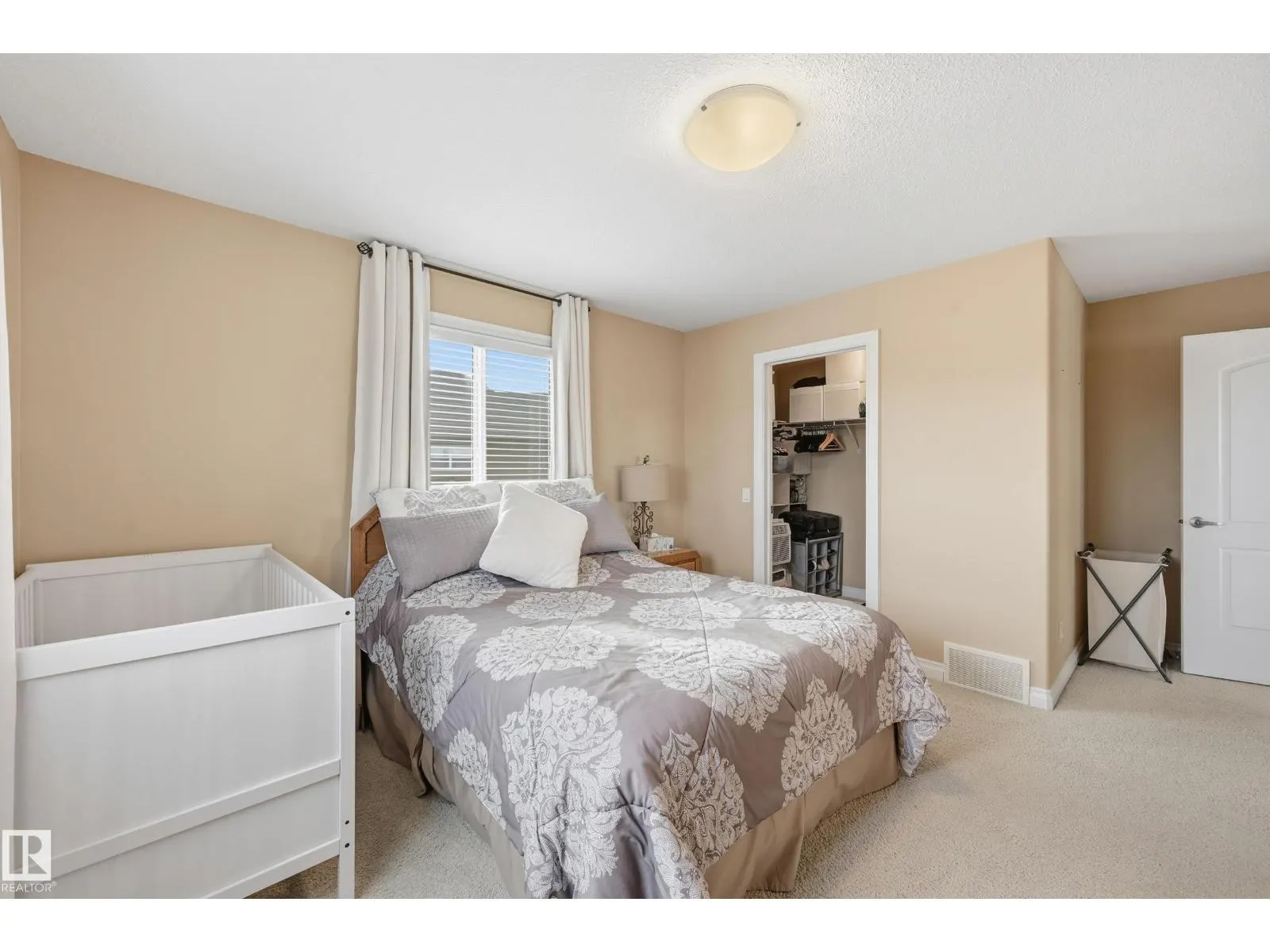 1590 Chapman WY SW SW