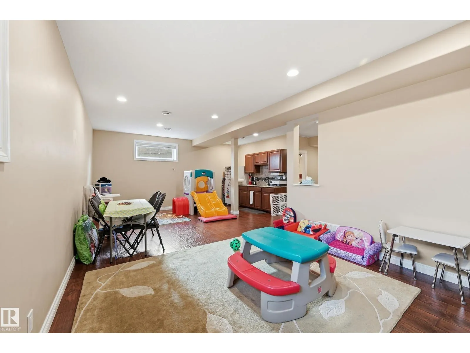 1590 Chapman WY SW SW