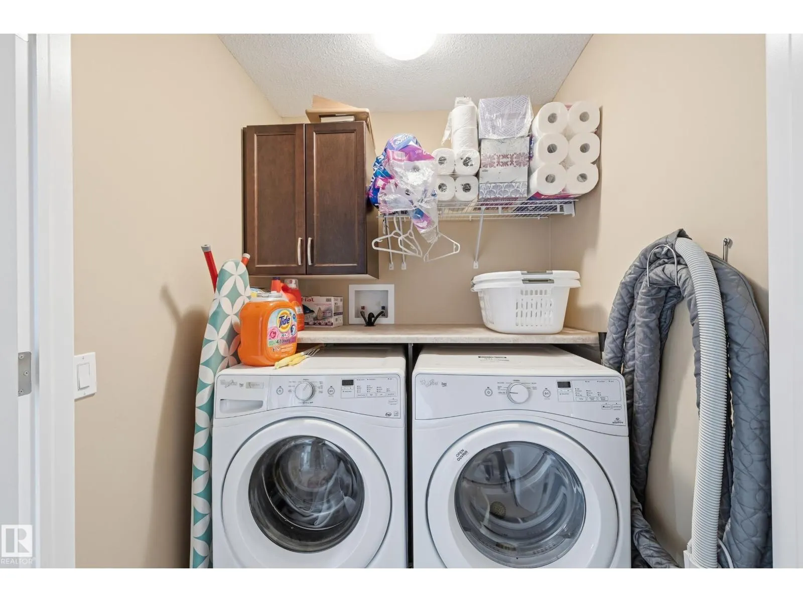 1590 Chapman WY SW SW