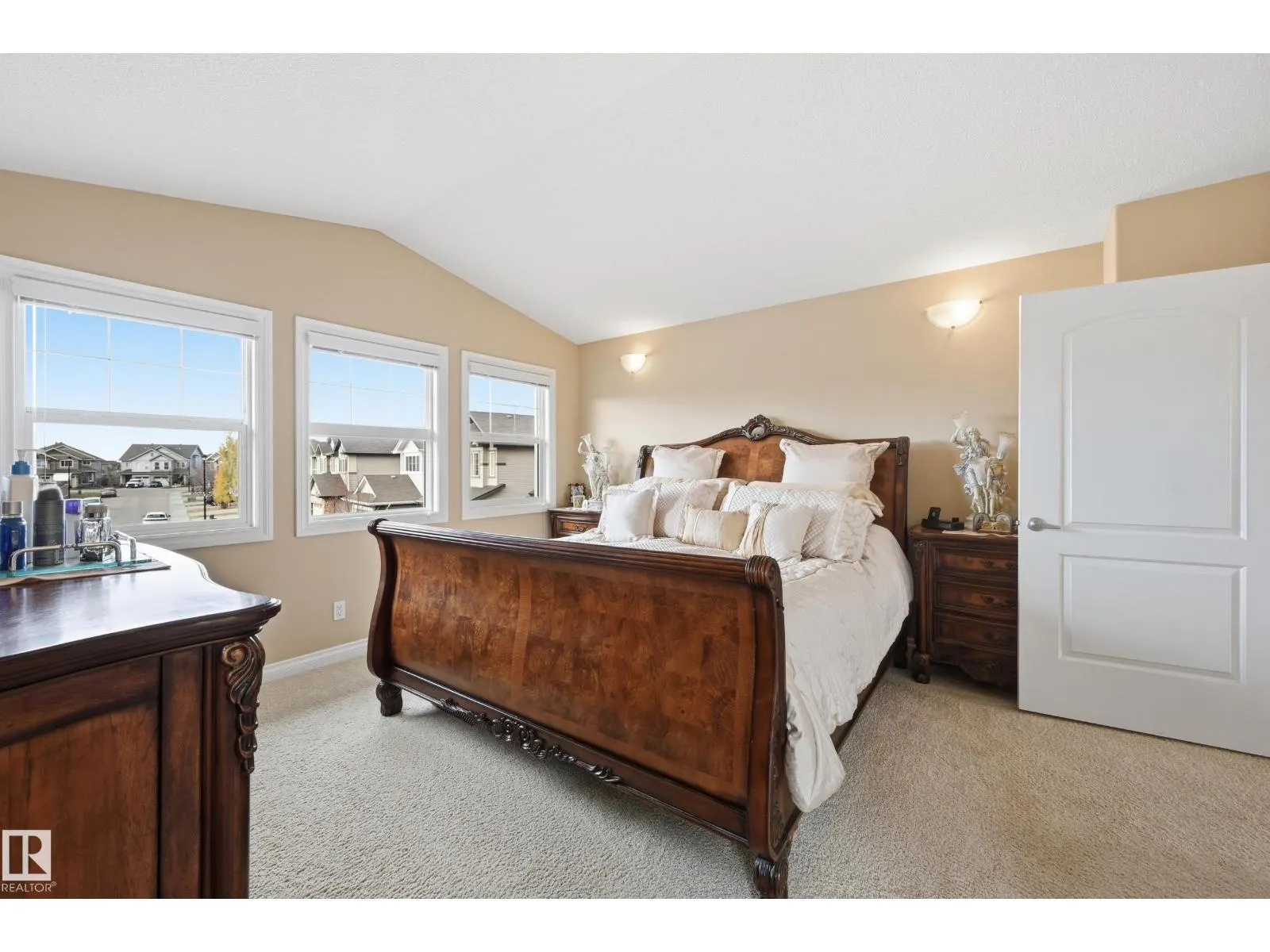 1590 Chapman WY SW SW