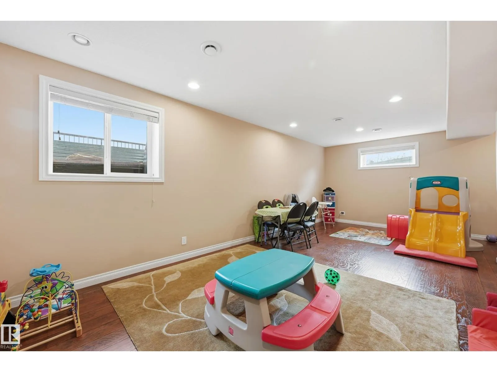 1590 Chapman WY SW SW