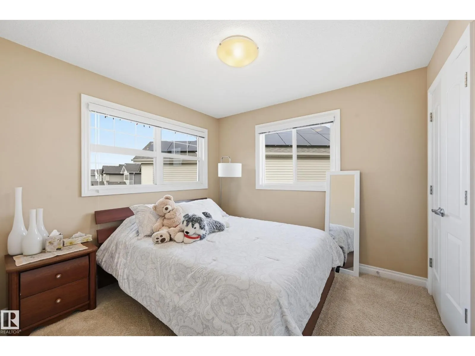 1590 Chapman WY SW SW