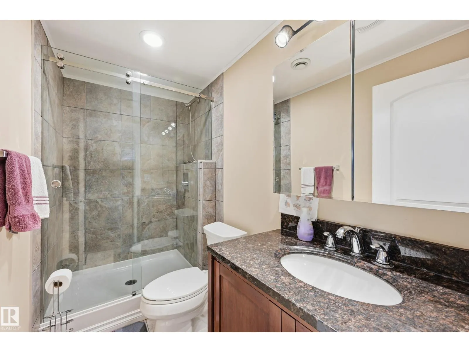 1590 Chapman WY SW SW