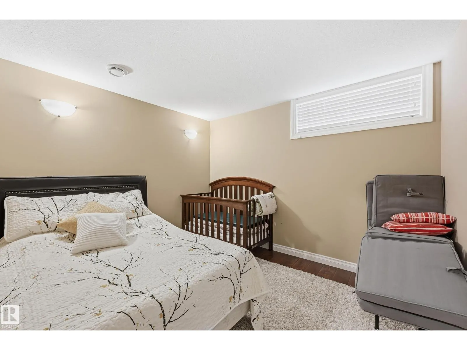 1590 Chapman WY SW SW