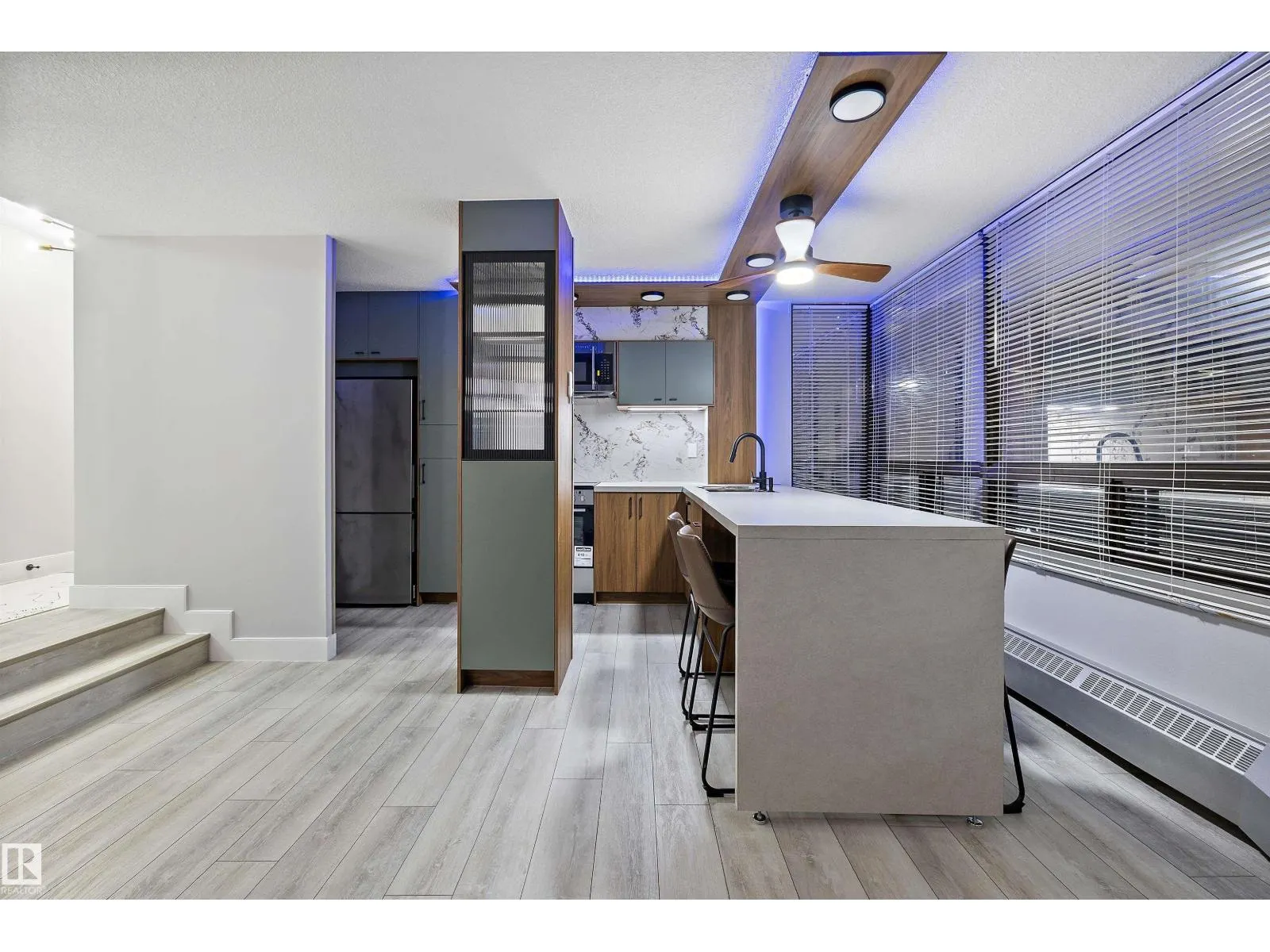 #401 10160 114 ST NW