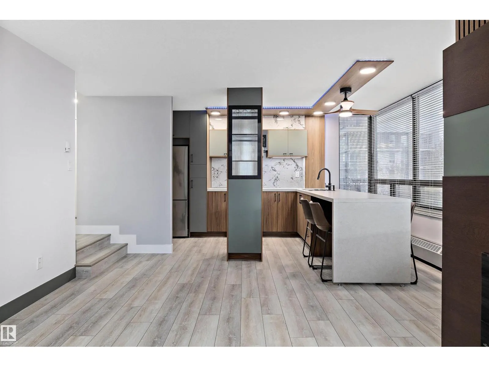 #401 10160 114 ST NW