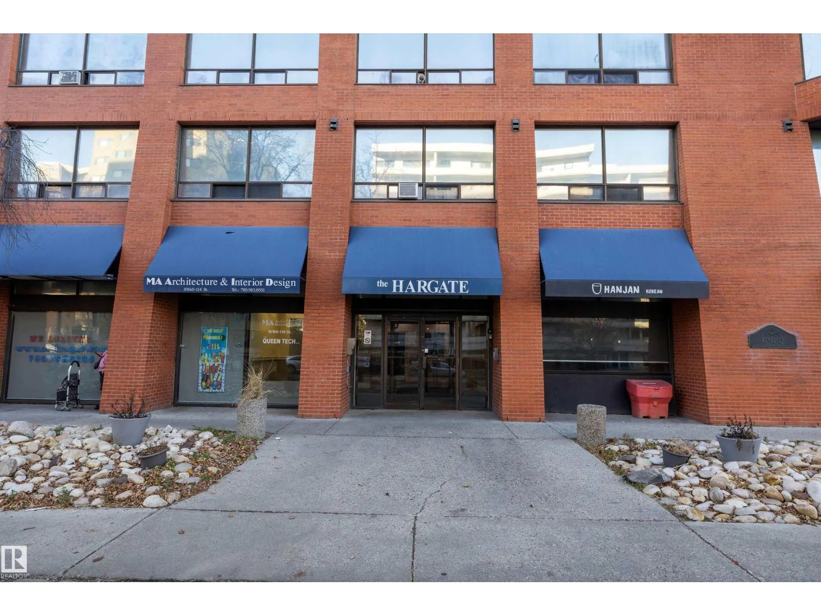 #401 10160 114 ST NW