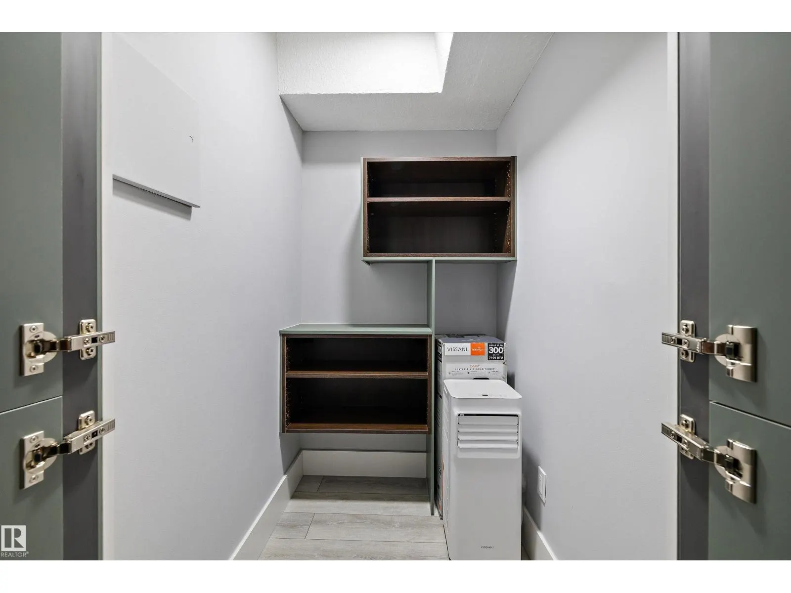 #401 10160 114 ST NW