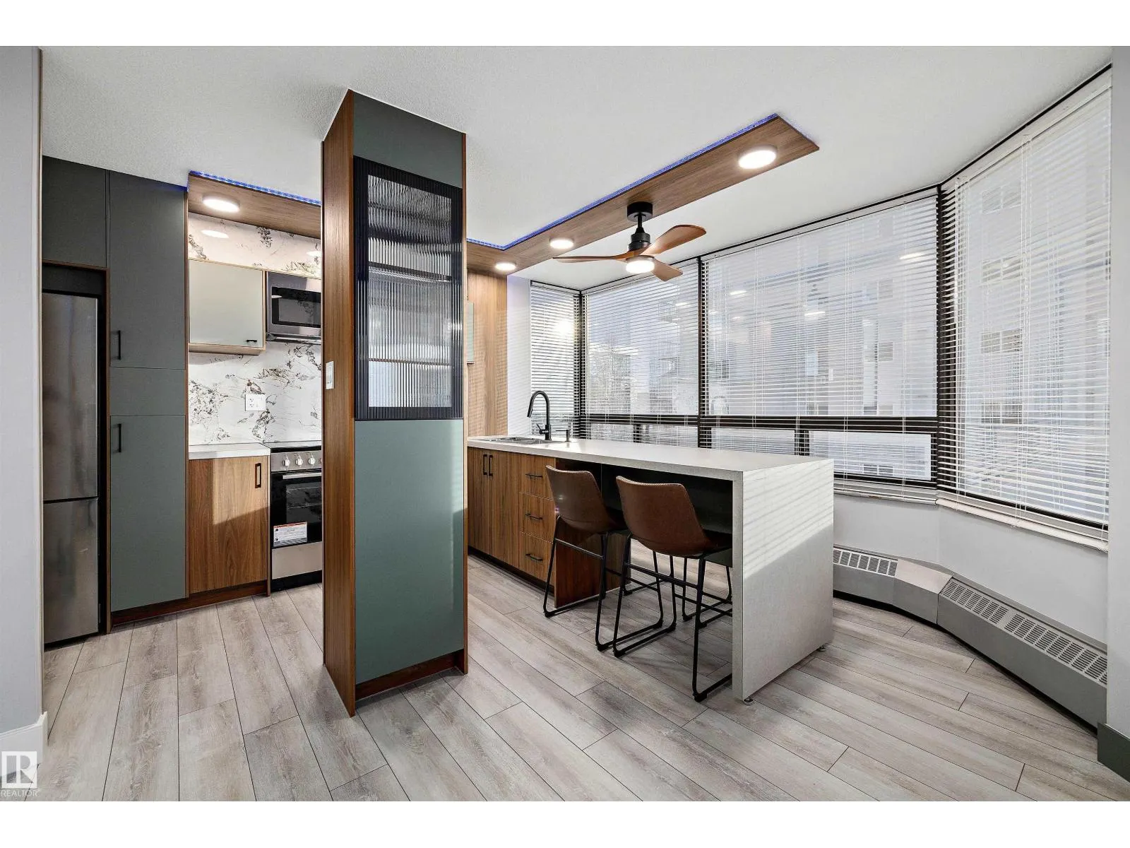 #401 10160 114 ST NW