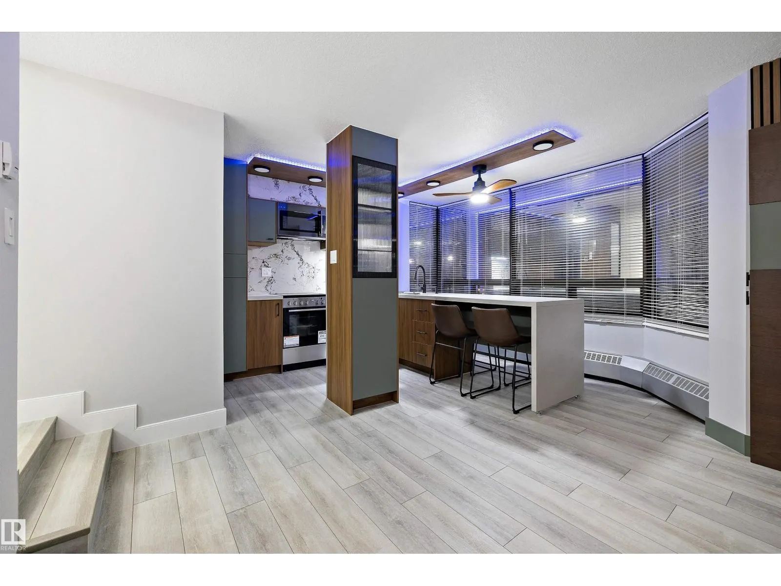 #401 10160 114 ST NW