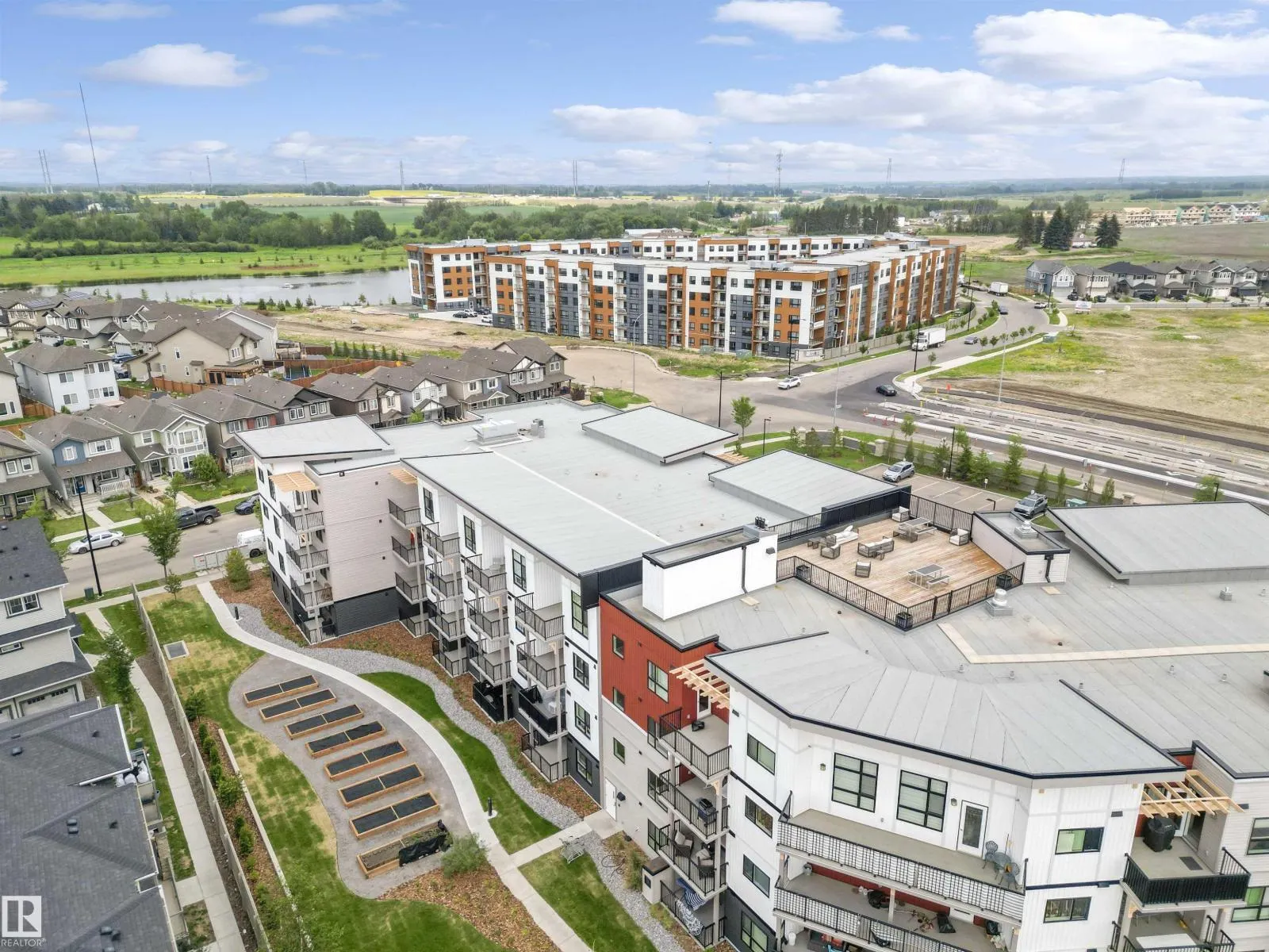 #101 1506 TAMARACK BV NW