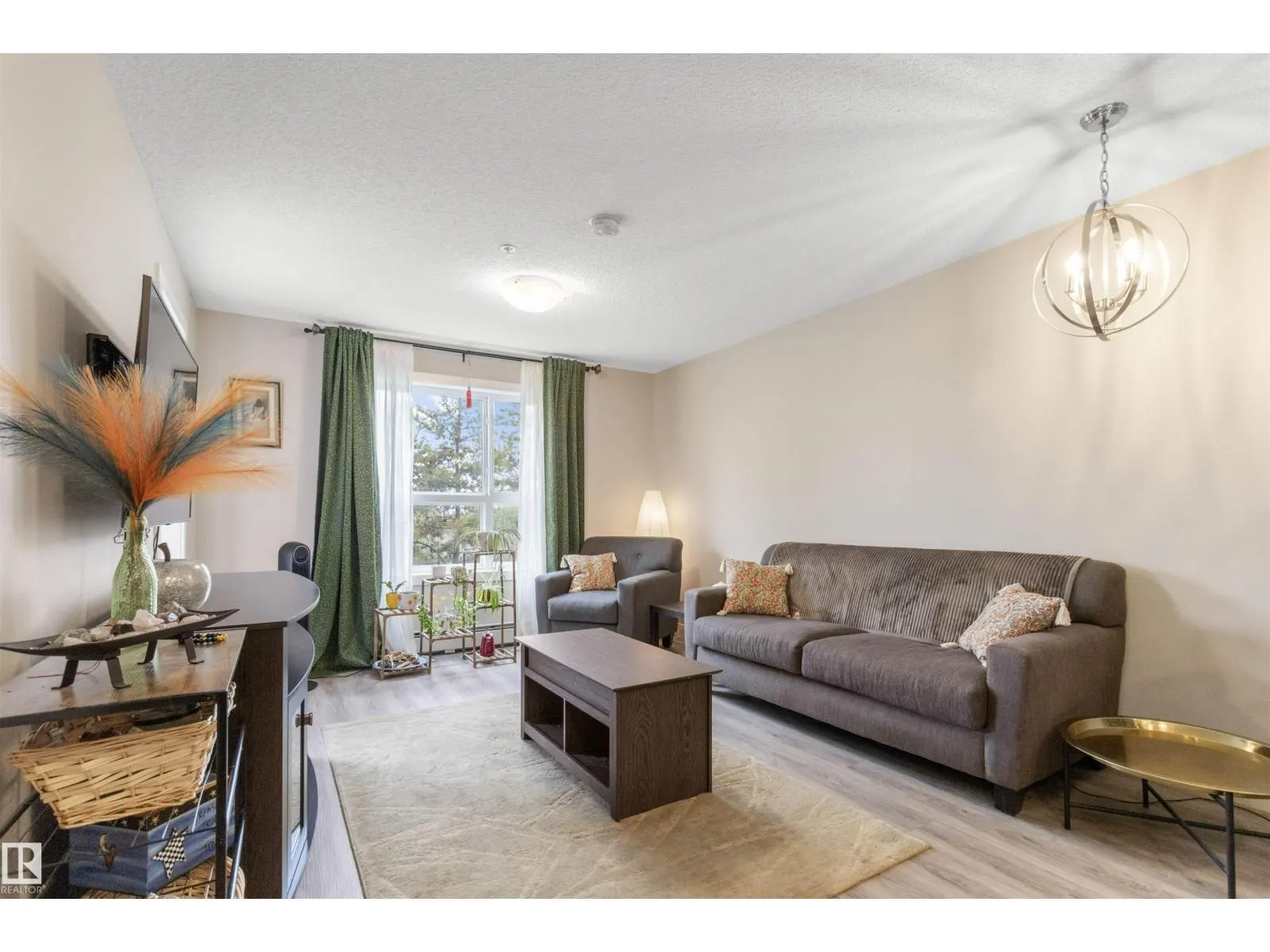 #101 1506 TAMARACK BV NW