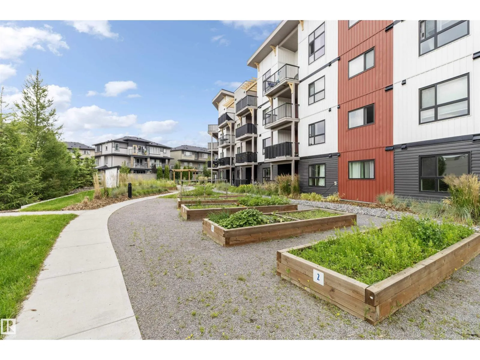 #101 1506 TAMARACK BV NW