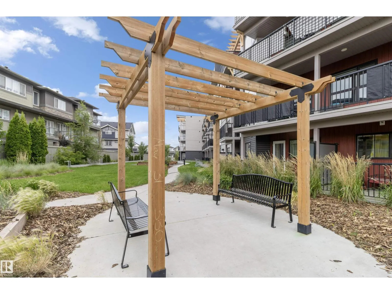 #101 1506 TAMARACK BV NW