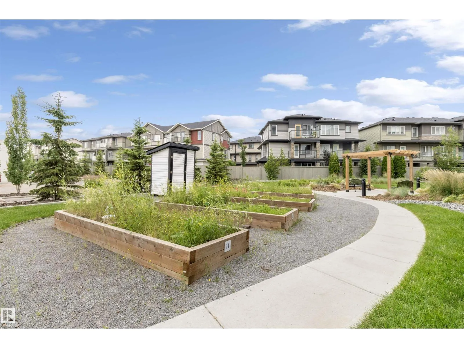 #101 1506 TAMARACK BV NW