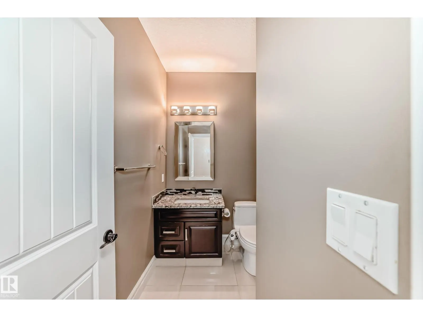 1552 CUNNINGHAM CAPE CA SW