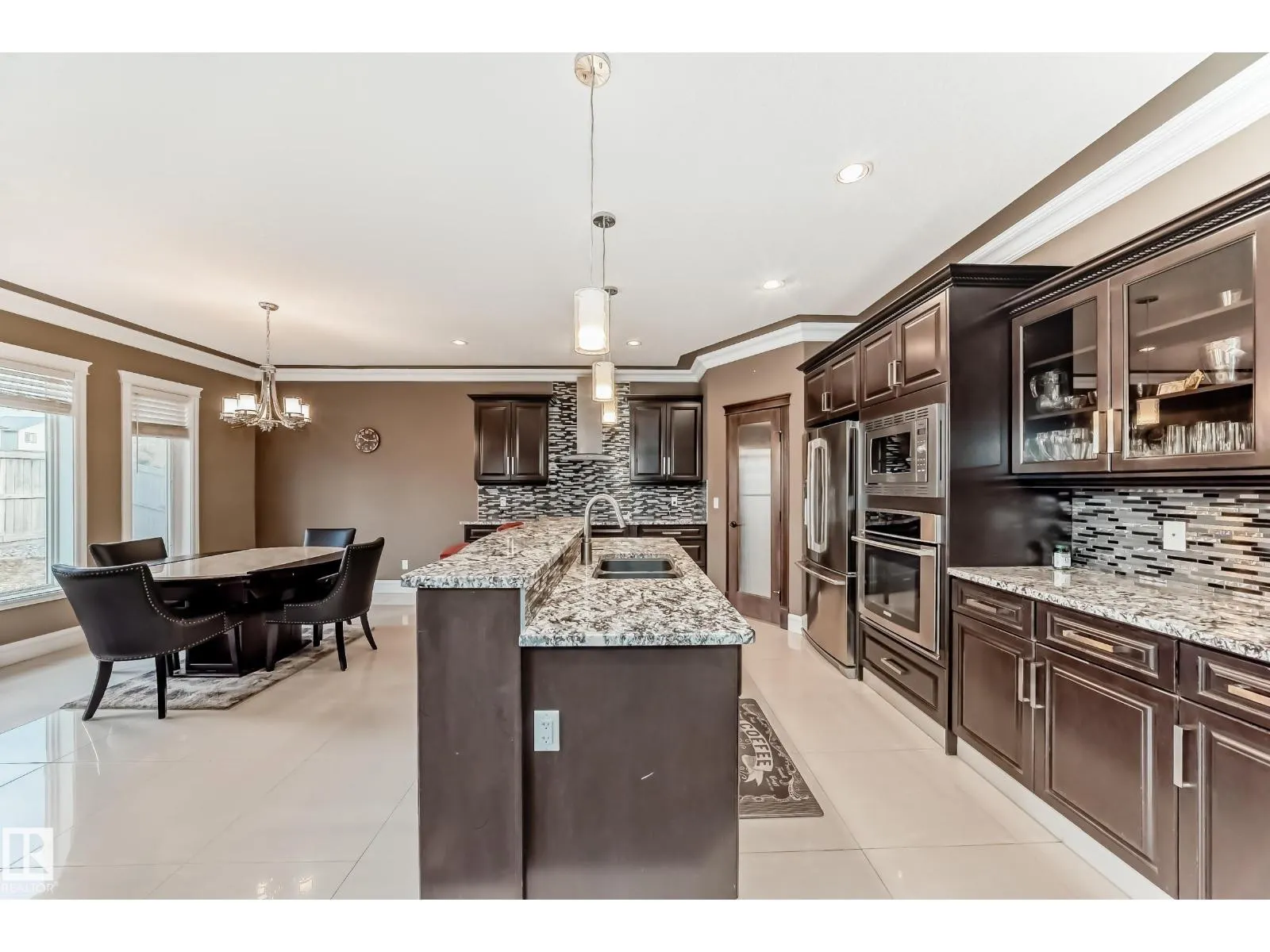 1552 CUNNINGHAM CAPE CA SW