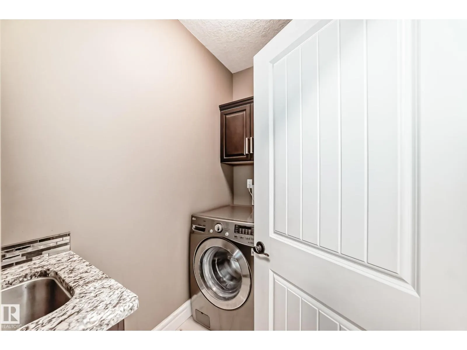 1552 CUNNINGHAM CAPE CA SW