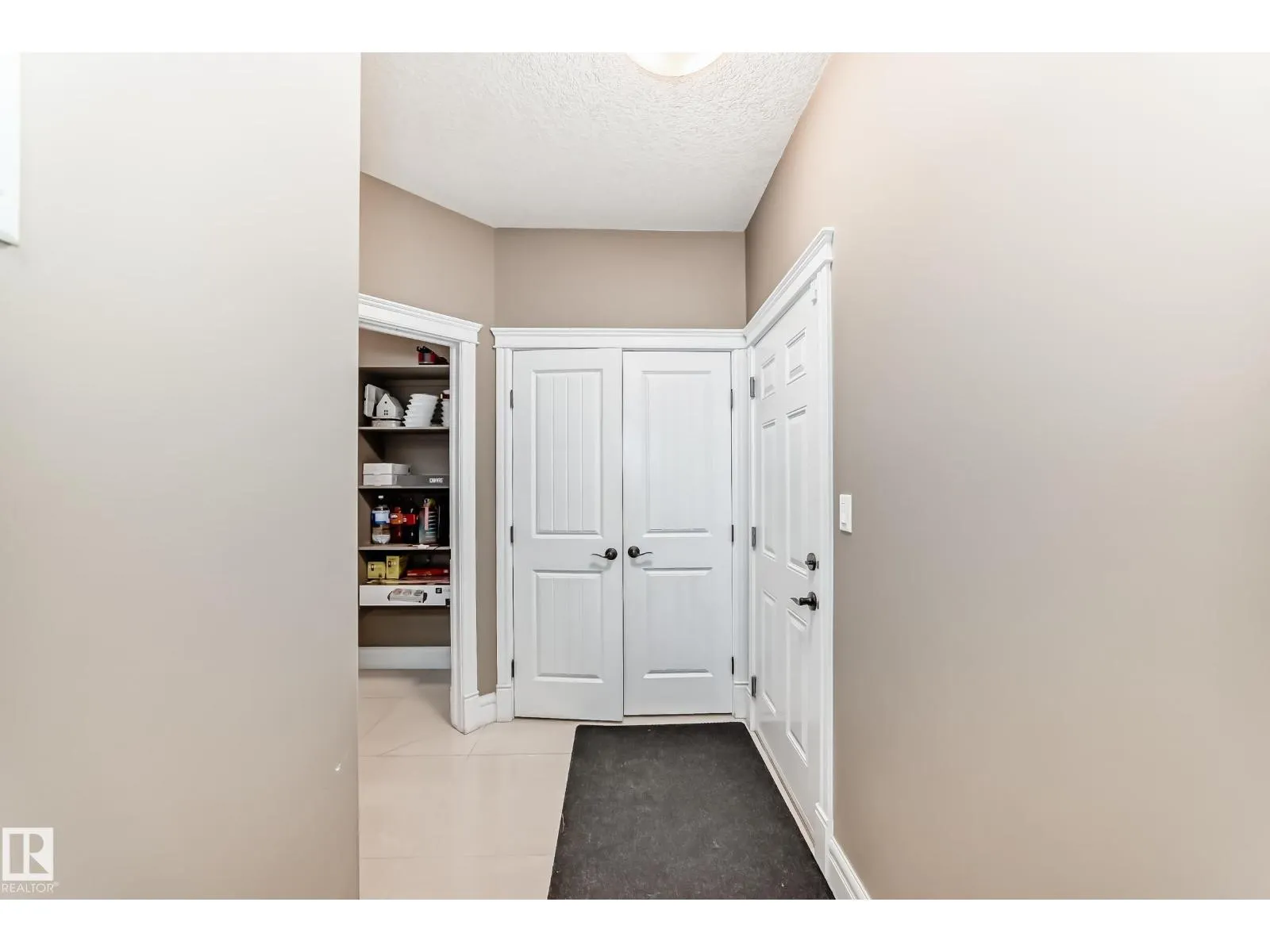 1552 CUNNINGHAM CAPE CA SW