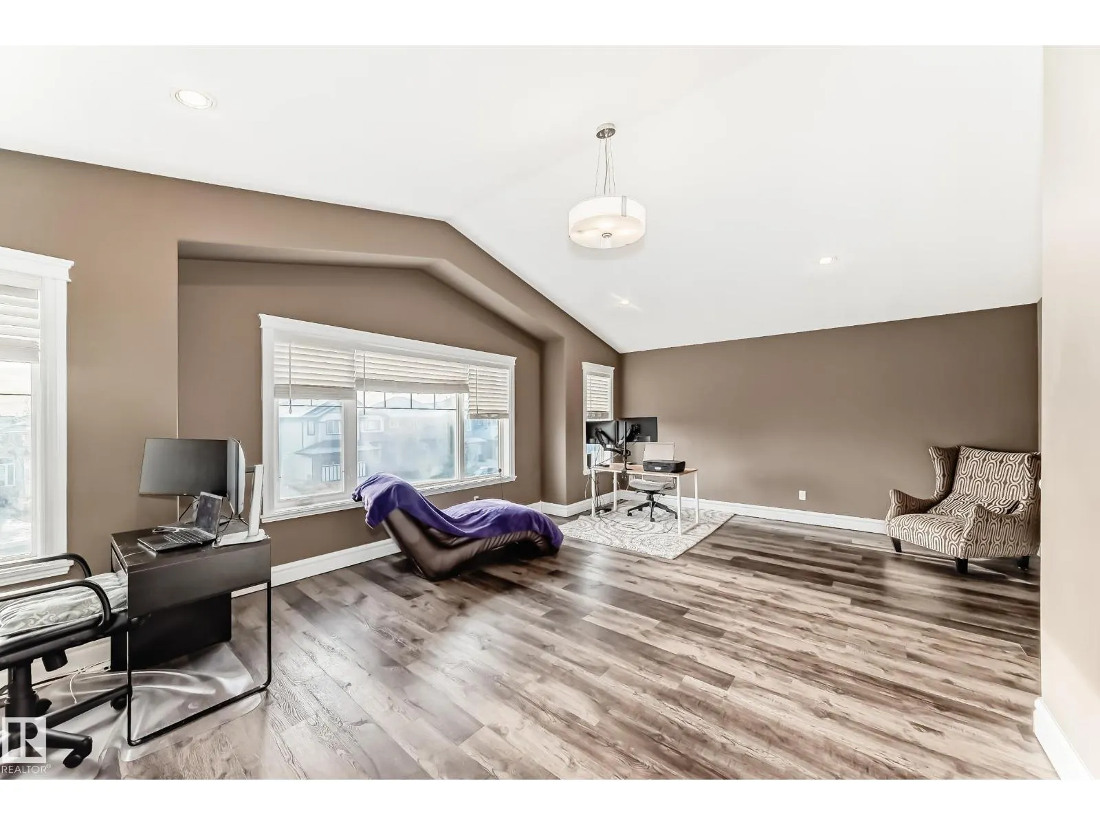 1552 CUNNINGHAM CAPE CA SW