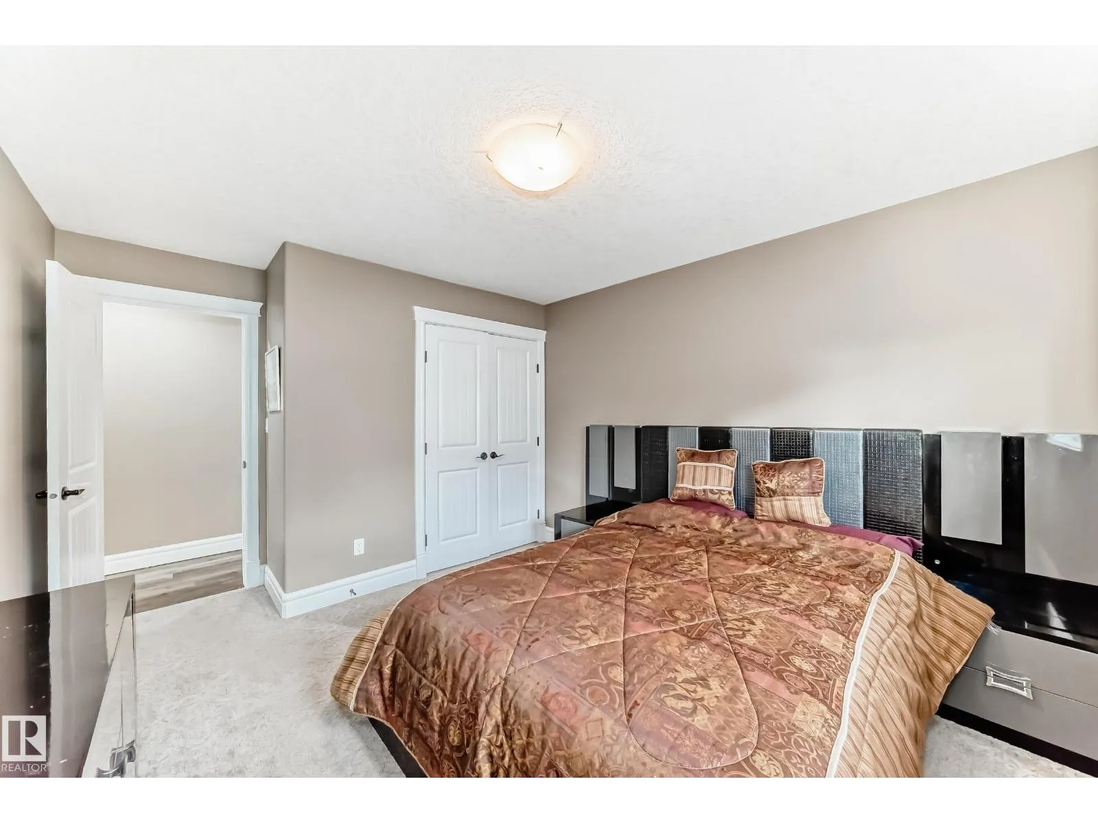 1552 CUNNINGHAM CAPE CA SW