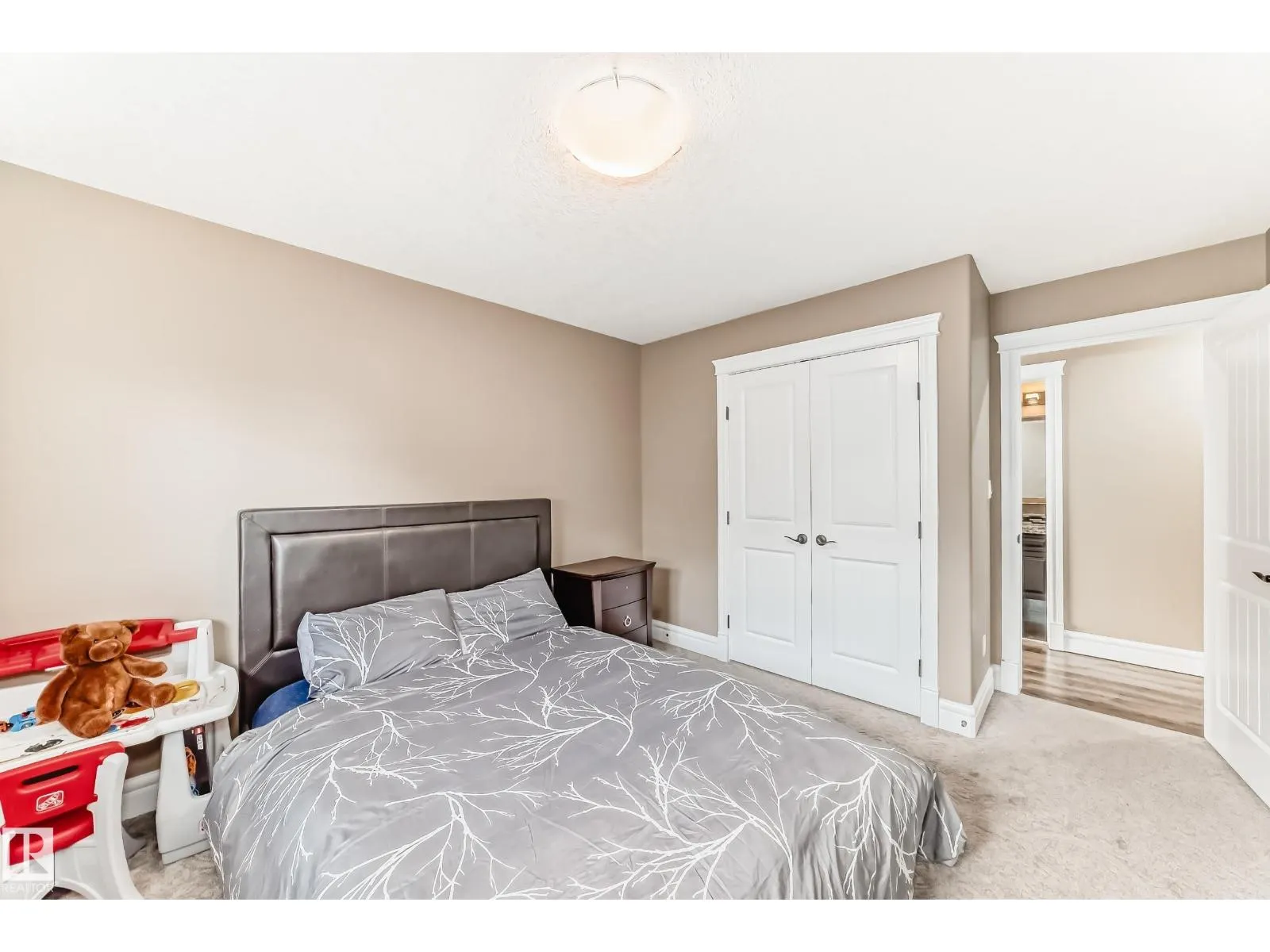 1552 CUNNINGHAM CAPE CA SW