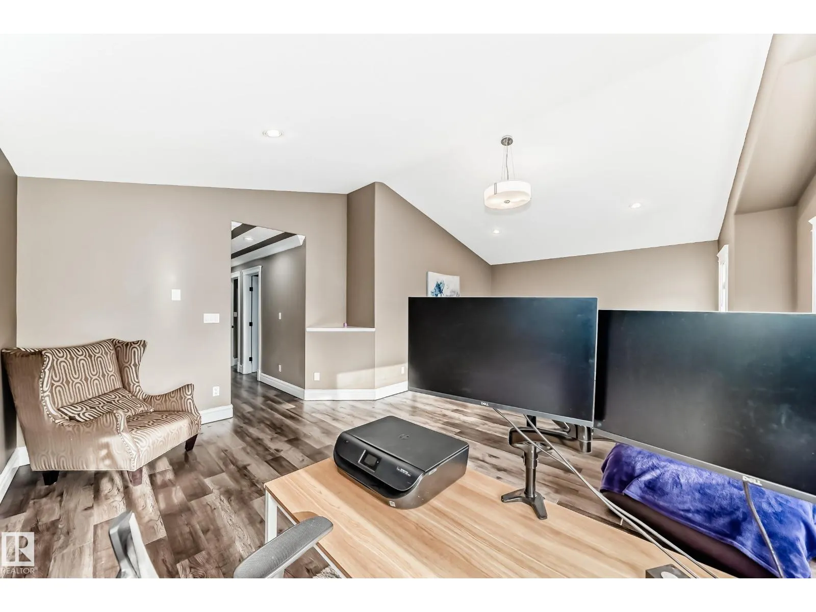 1552 CUNNINGHAM CAPE CA SW