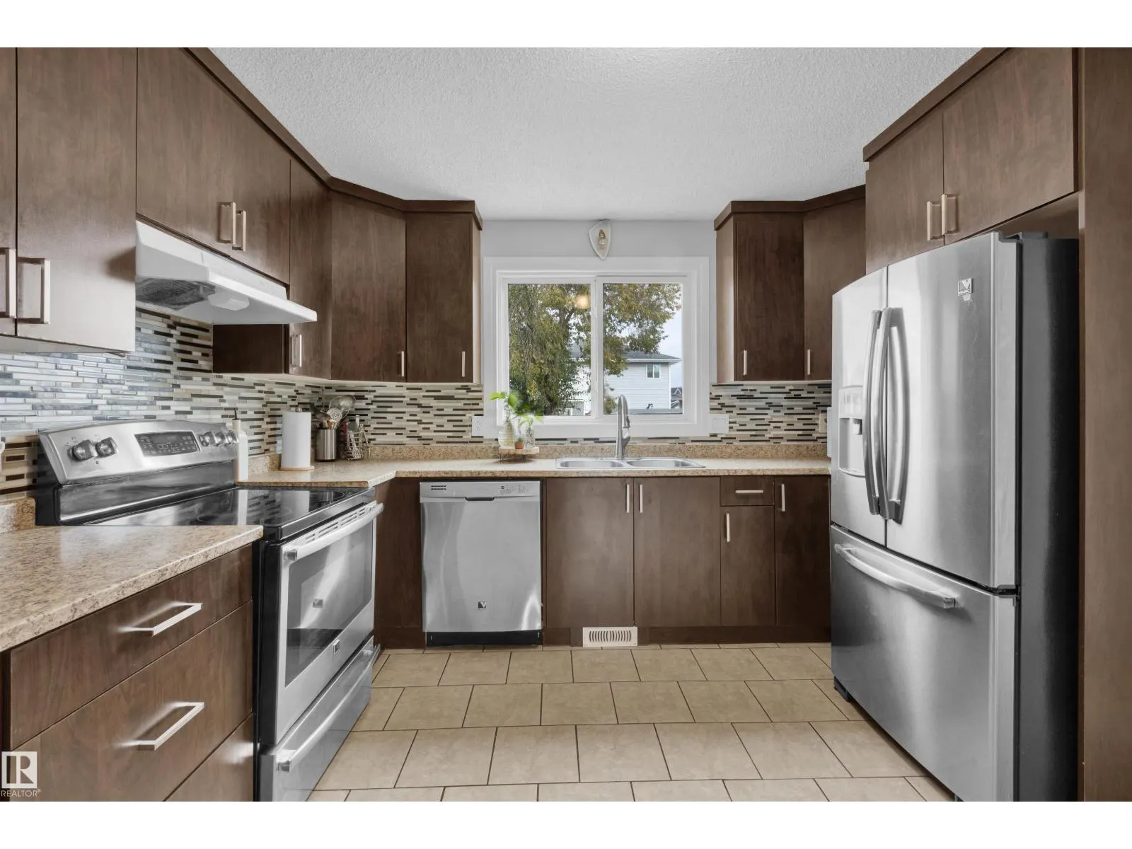 75 GRAND MEADOW CR NW