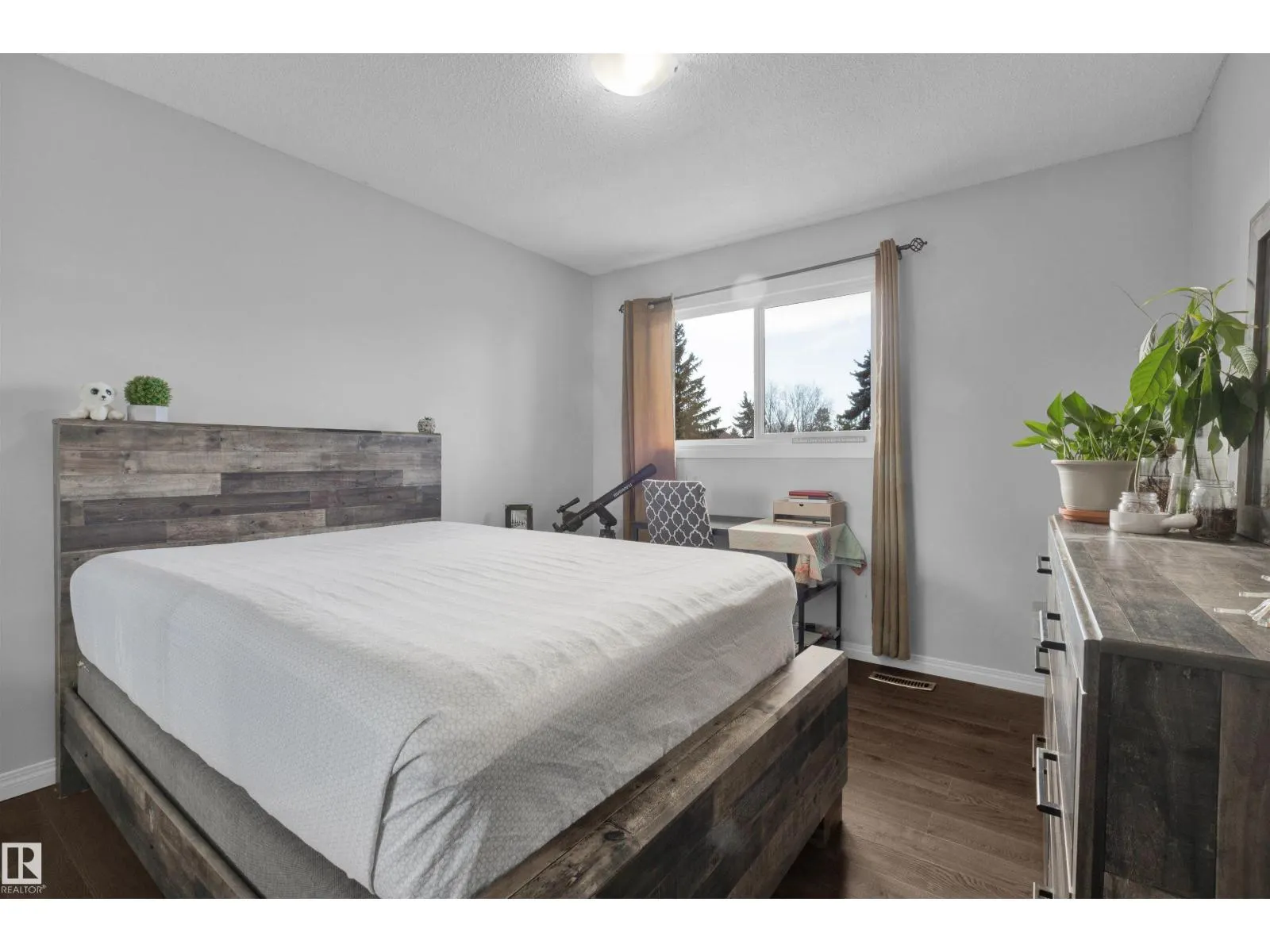 75 GRAND MEADOW CR NW