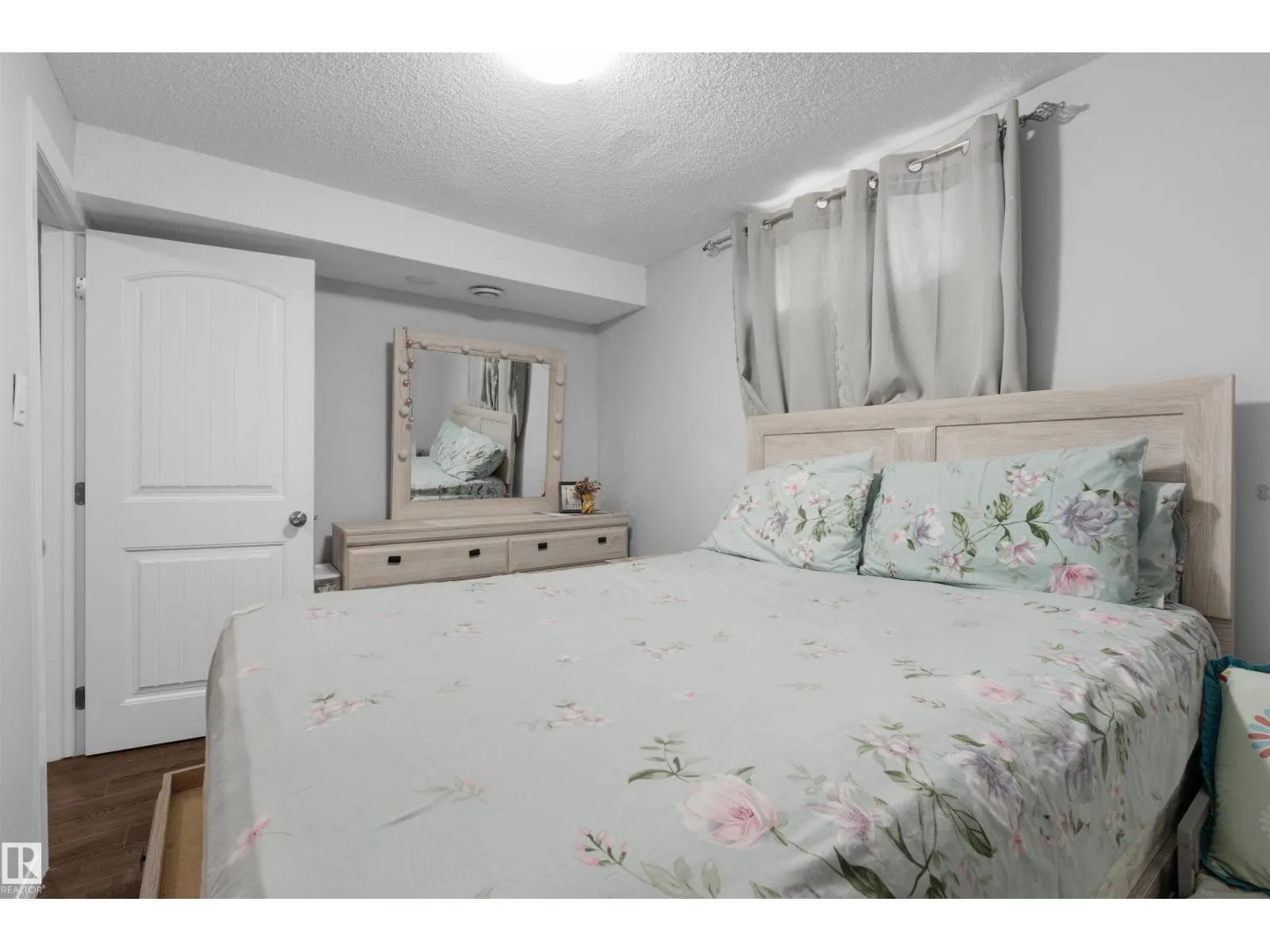 75 GRAND MEADOW CR NW