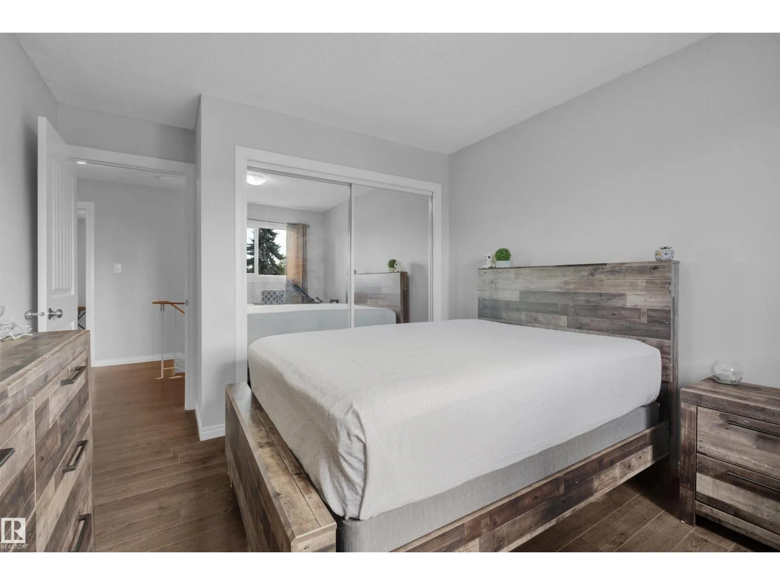 75 GRAND MEADOW CR NW