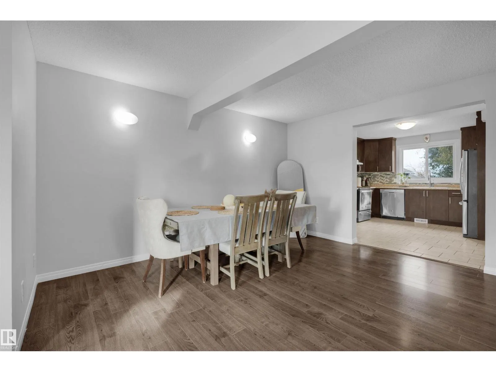 75 GRAND MEADOW CR NW