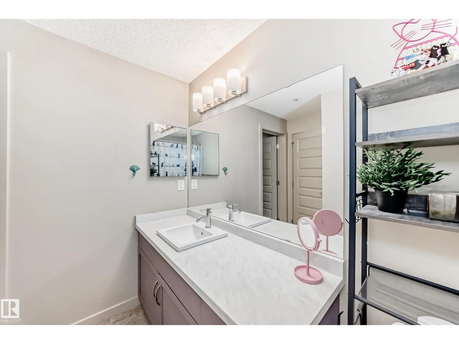 #303 4008 SAVARYN DR SW