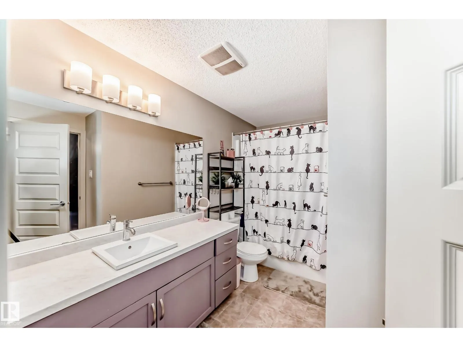 #303 4008 SAVARYN DR SW