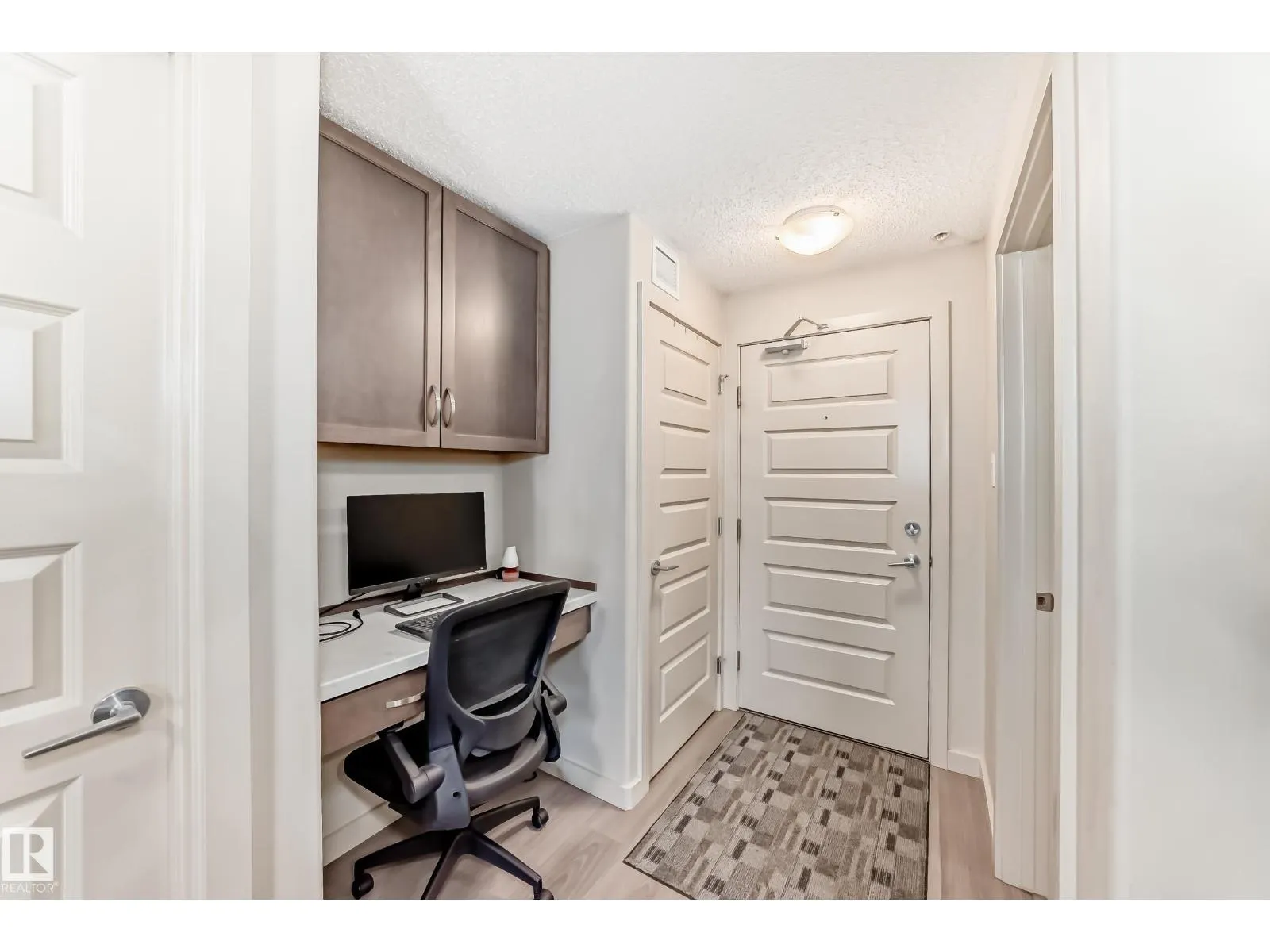 #303 4008 SAVARYN DR SW