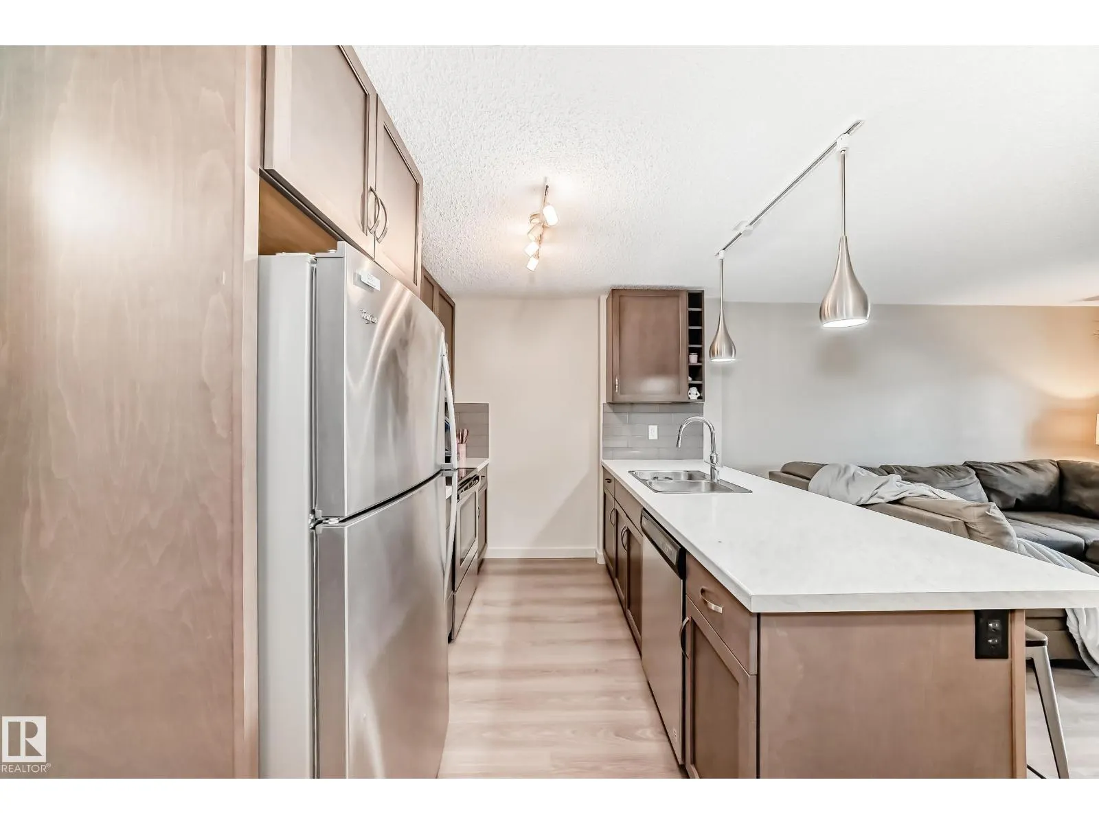 #303 4008 SAVARYN DR SW