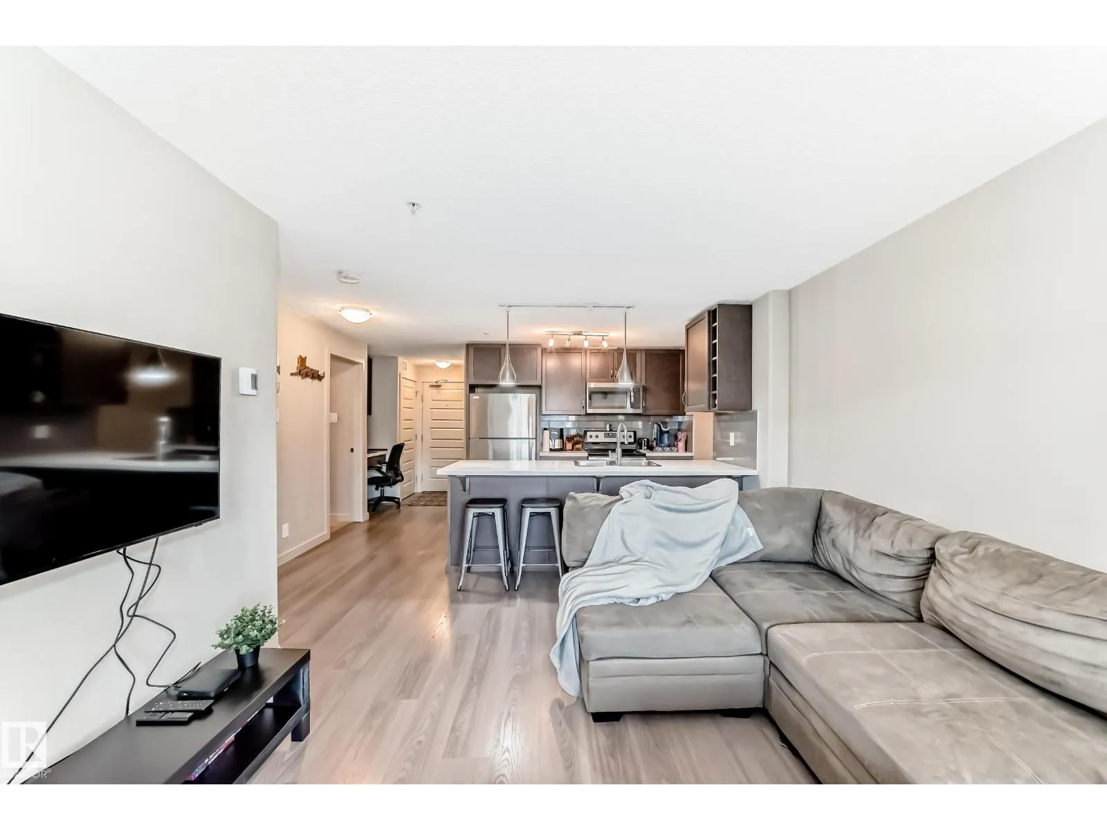 #303 4008 SAVARYN DR SW