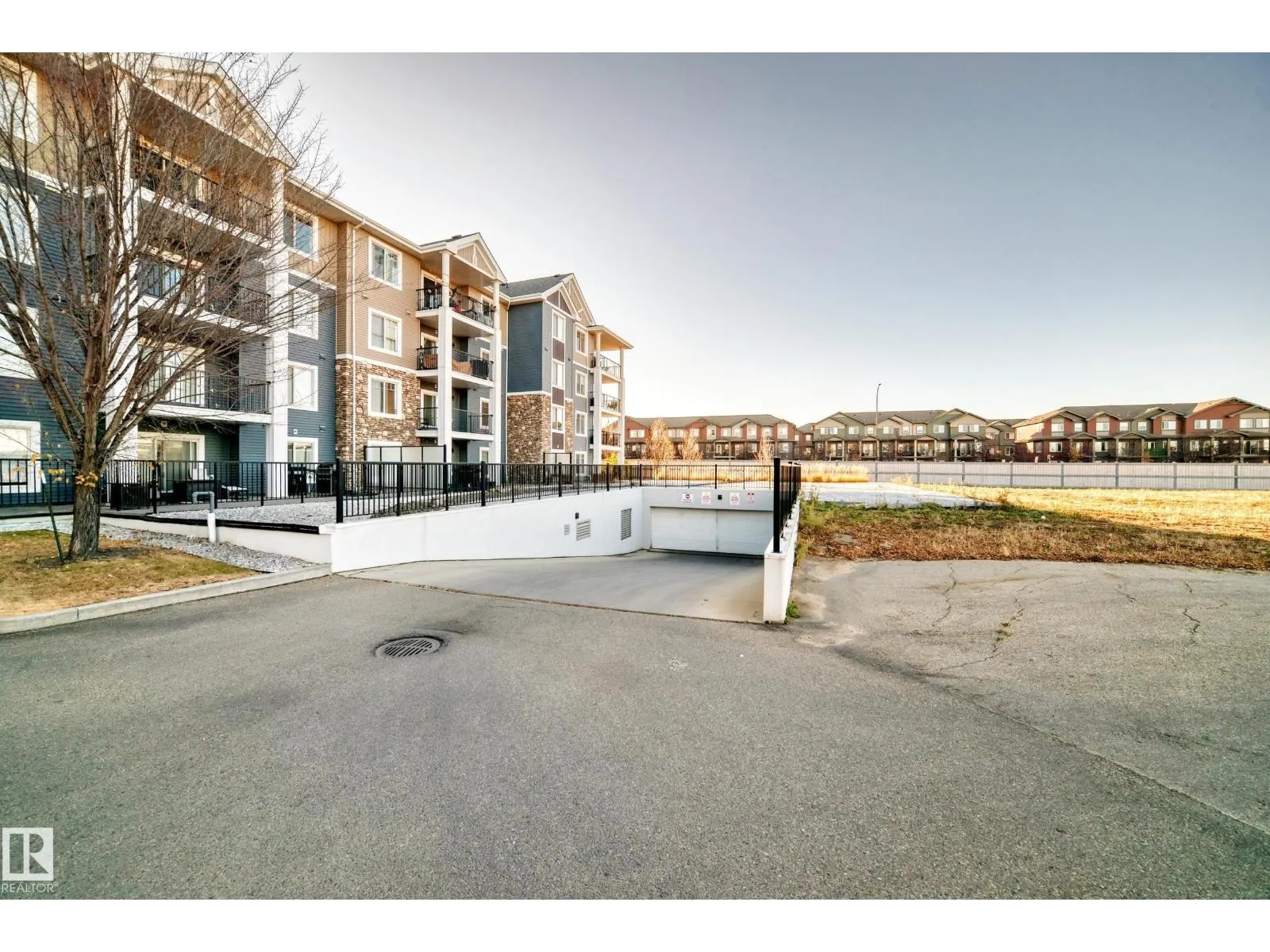 #303 4008 SAVARYN DR SW