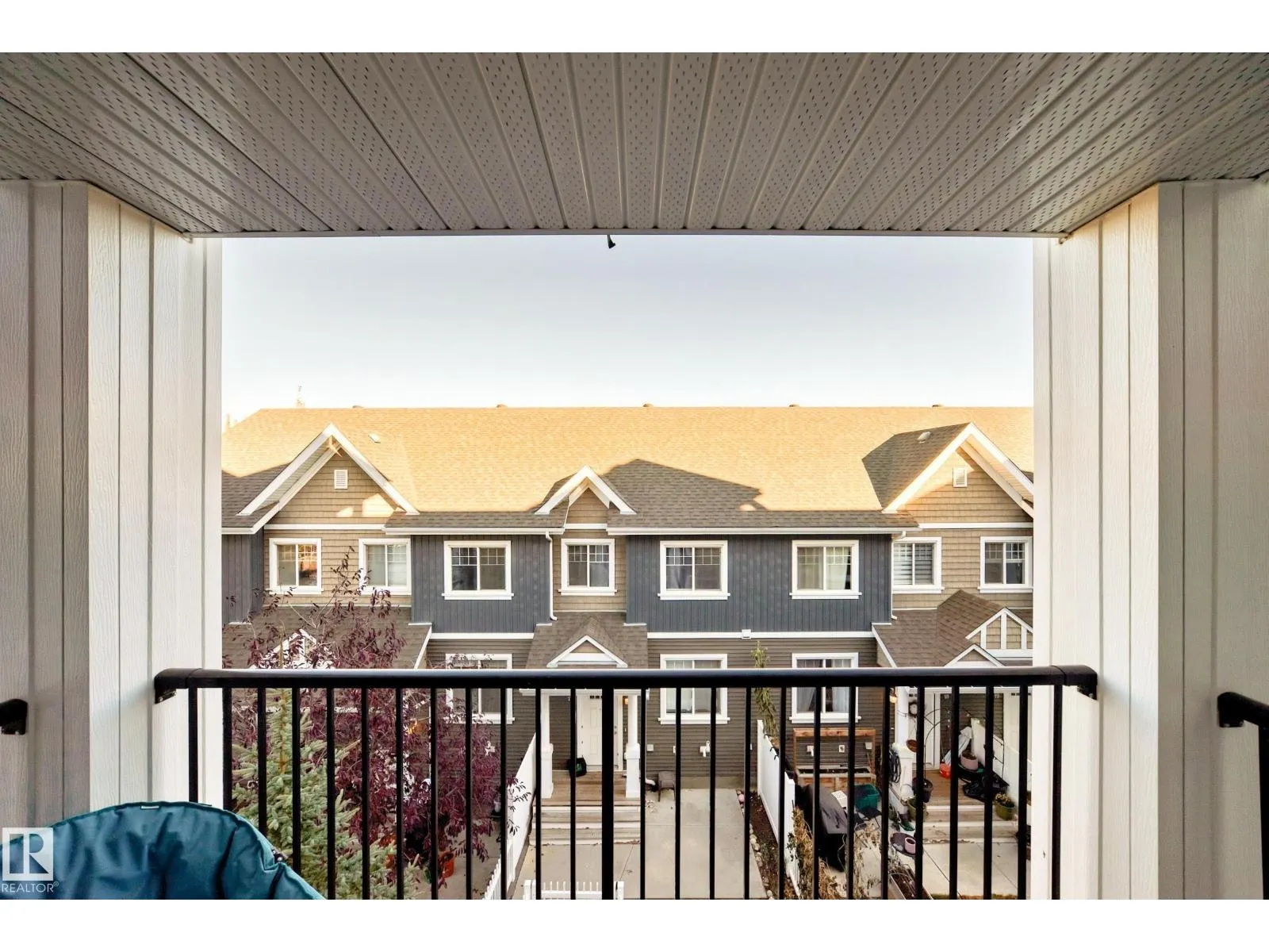 #303 4008 SAVARYN DR SW