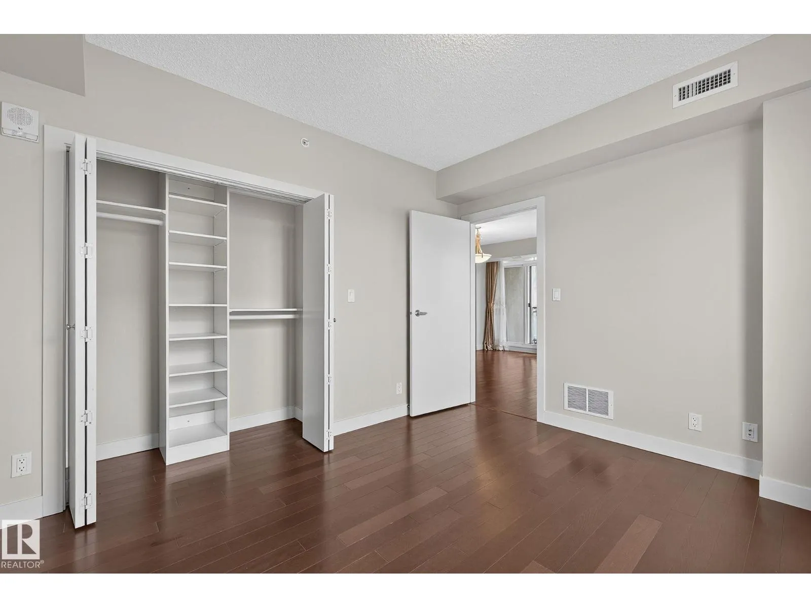 #203 10046 117 ST NW