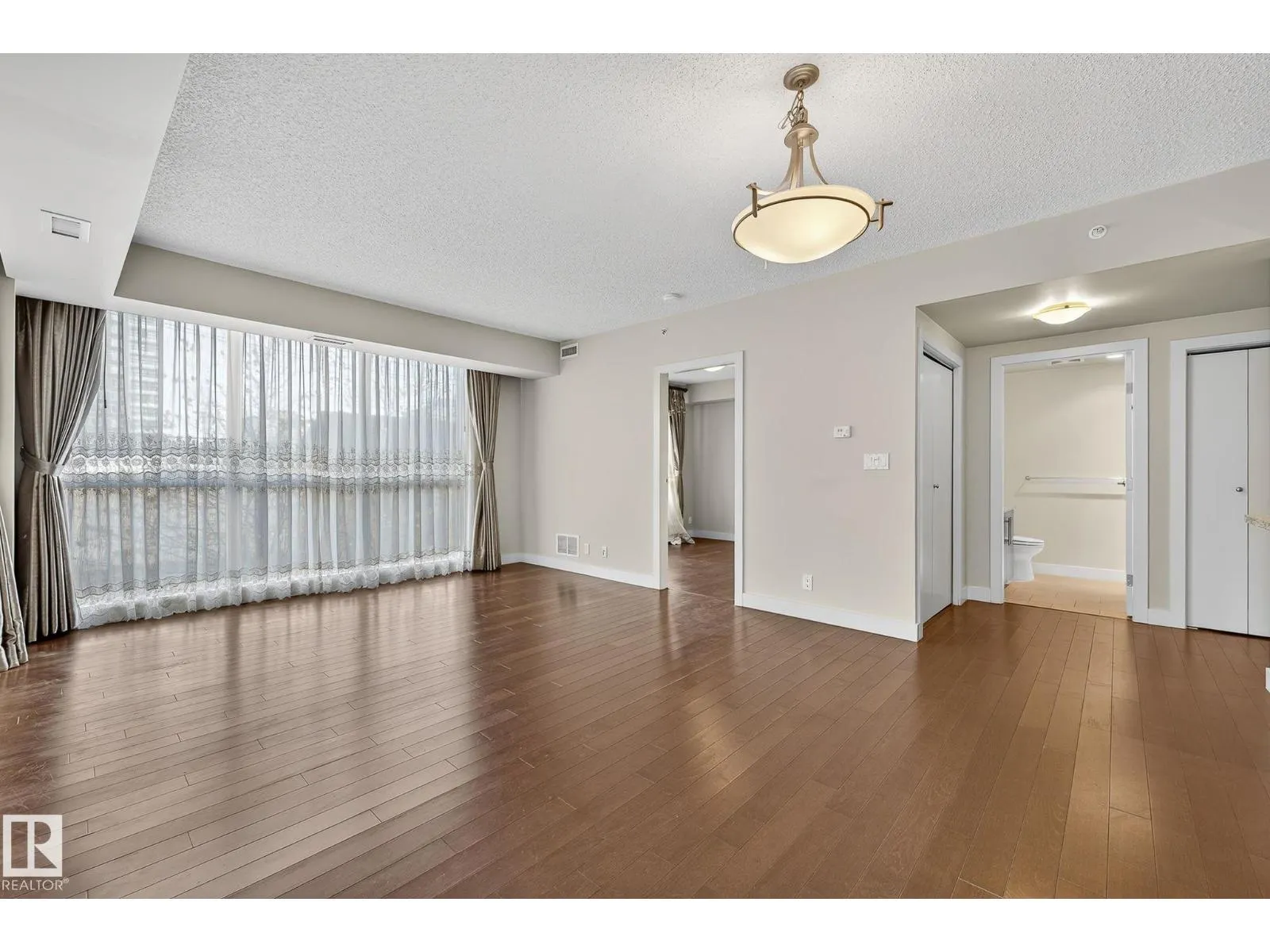 #203 10046 117 ST NW