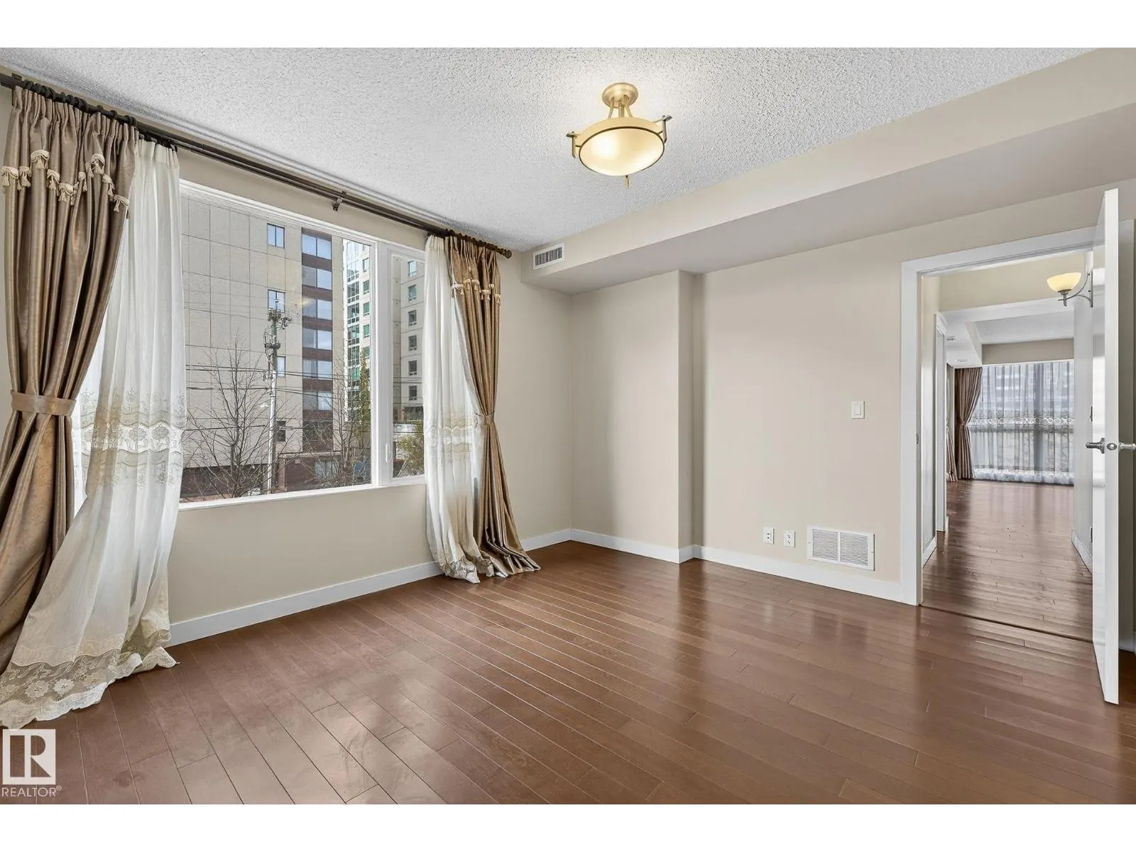 #203 10046 117 ST NW