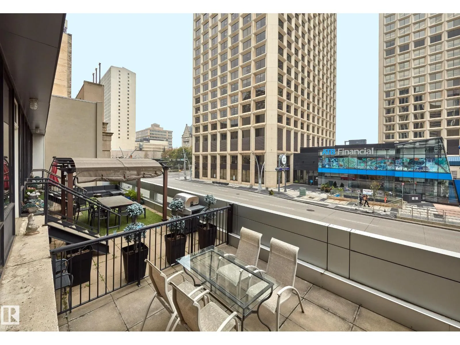 #210 10024 JASPER AV NW