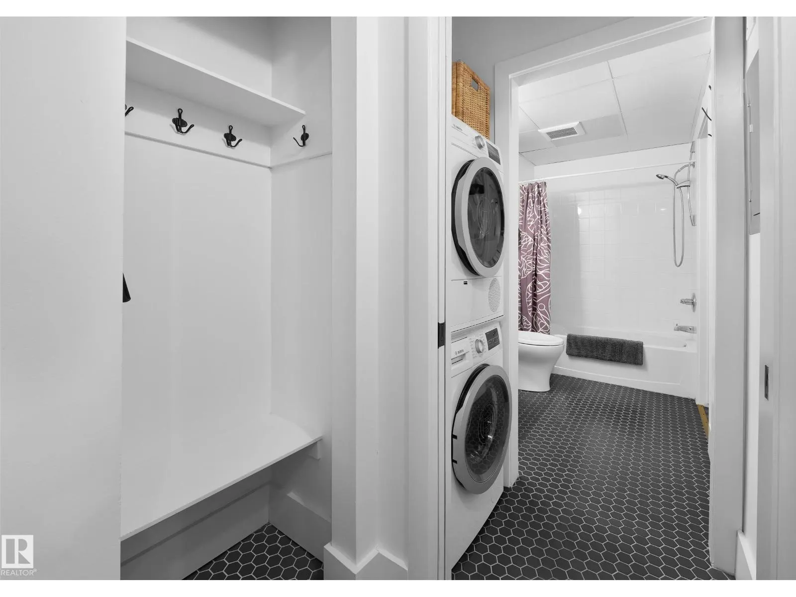 #210 10024 JASPER AV NW