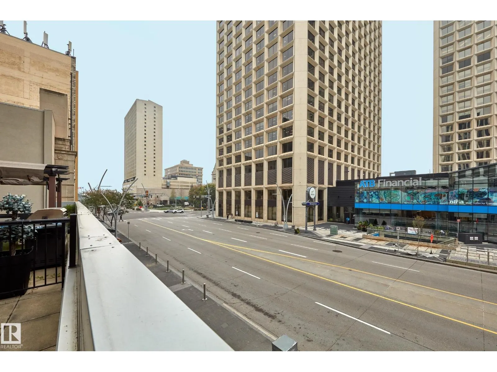 #210 10024 JASPER AV NW